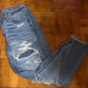 AEO Hi-Rise Tomgirl Jeans